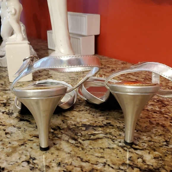 Ladies Unlisted Heeled Sandals - Picture 4 of 6